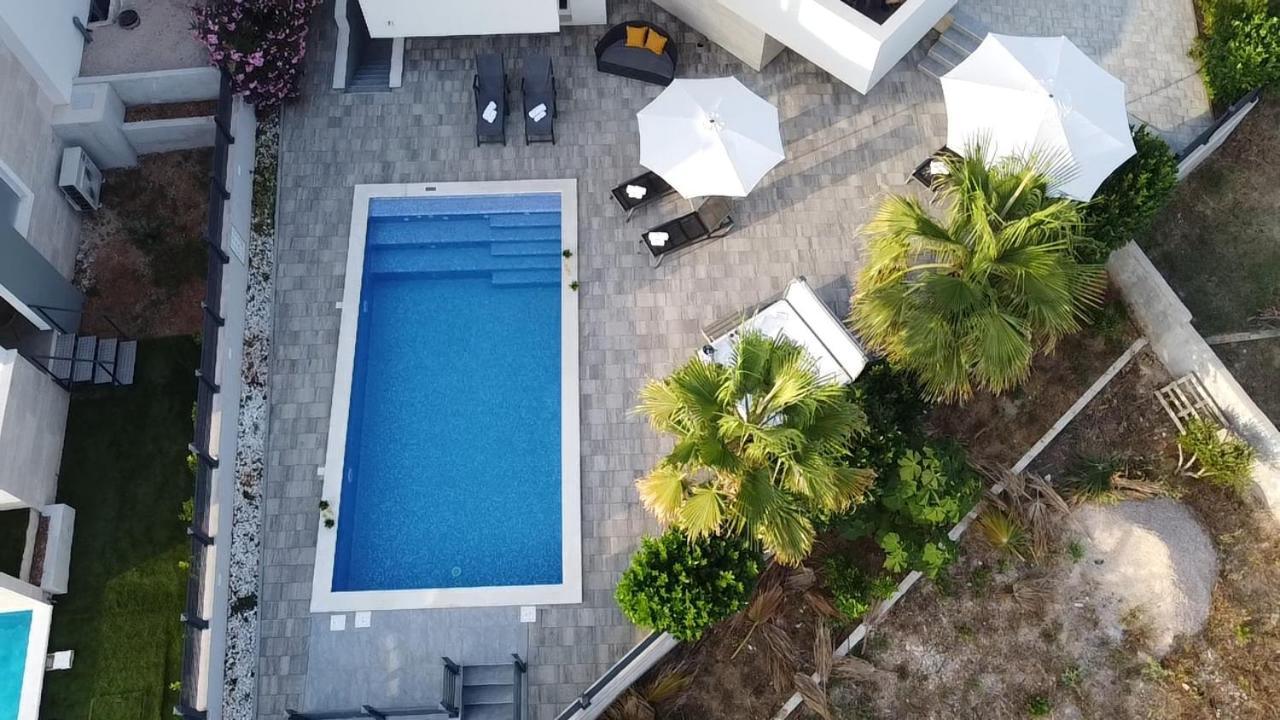 Apartments Pool Villa Aldura ノヴァリャ エクステリア 写真