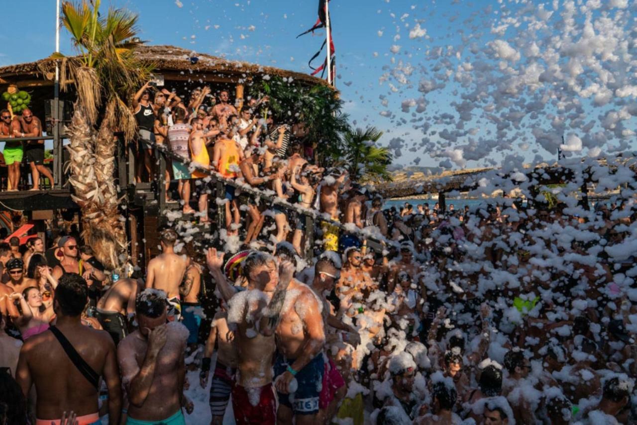 Apartments Pool Villa Aldura ノヴァリャ エクステリア 写真
