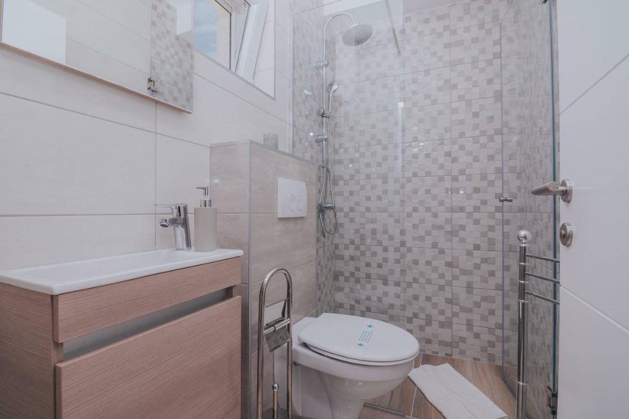 Apartments Pool Villa Aldura ノヴァリャ 部屋 写真
