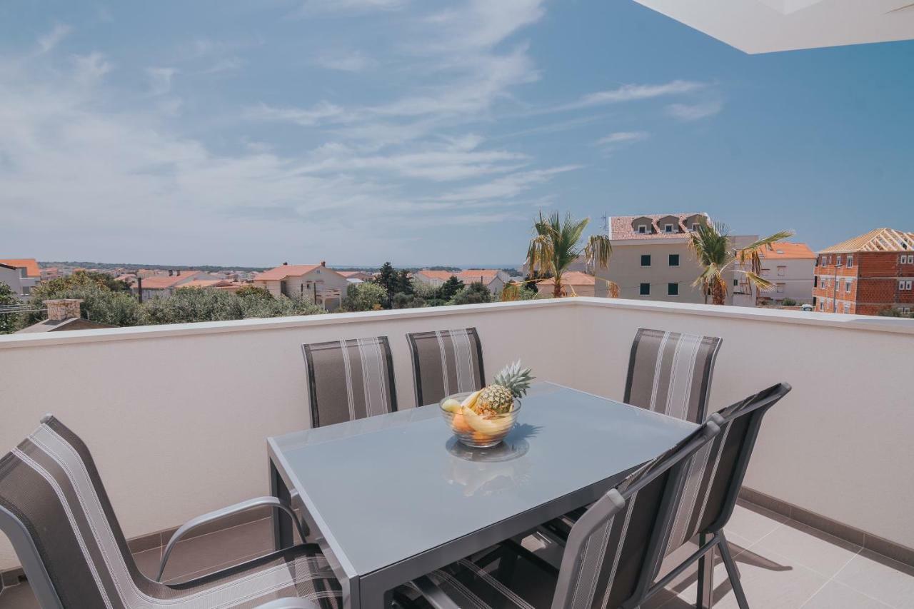 Apartments Pool Villa Aldura ノヴァリャ エクステリア 写真