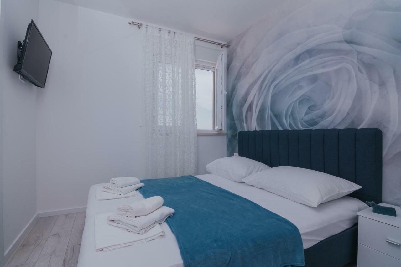 Apartments Pool Villa Aldura ノヴァリャ 部屋 写真