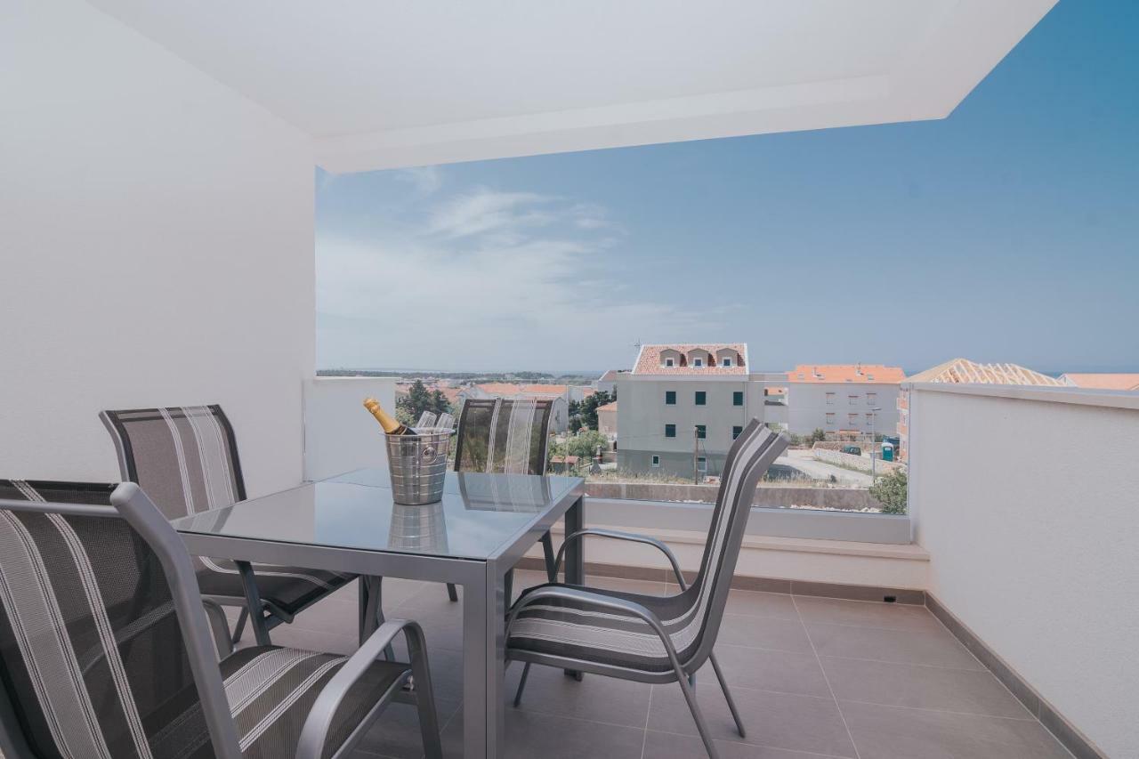 Apartments Pool Villa Aldura ノヴァリャ 部屋 写真