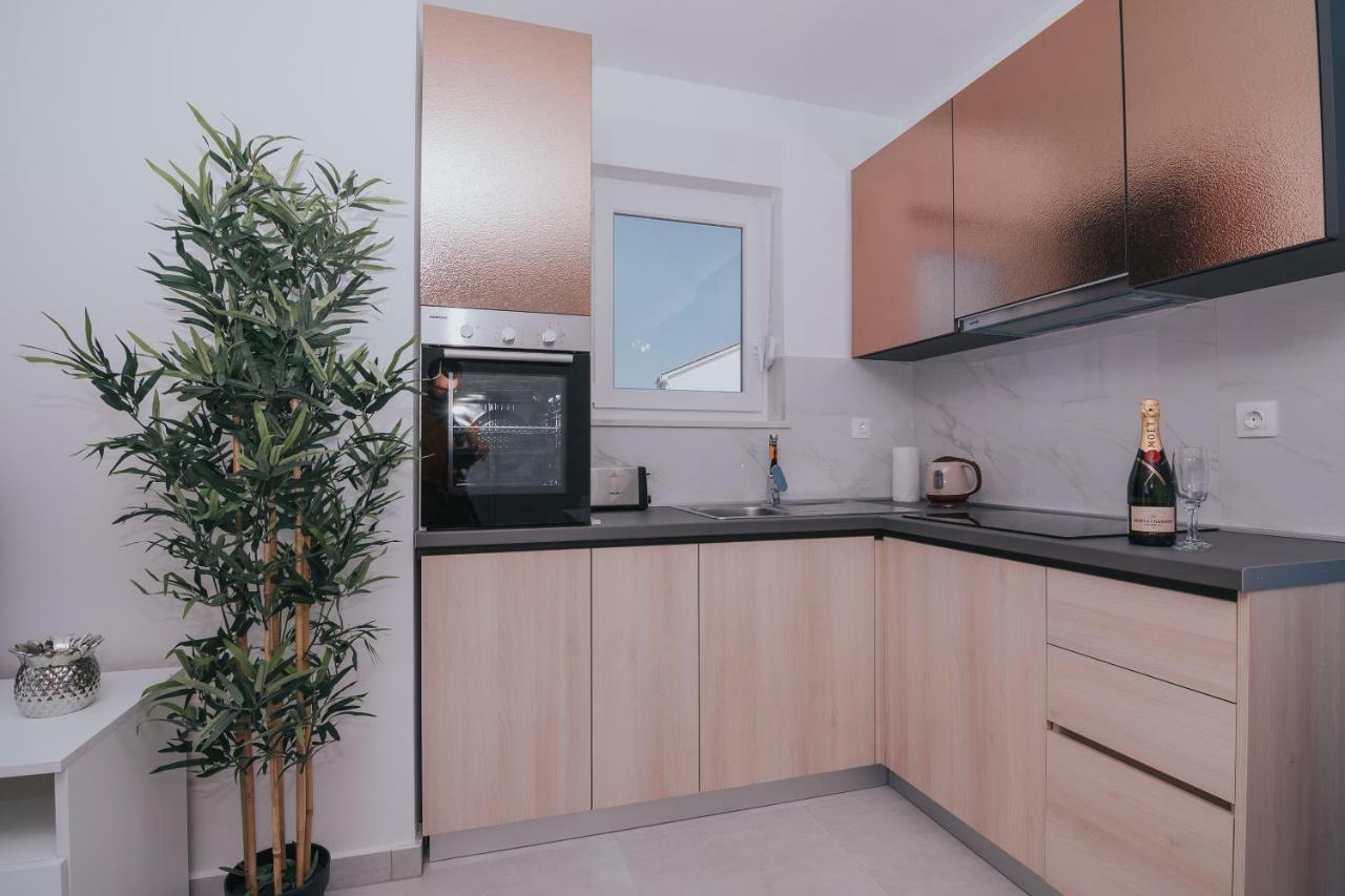 Apartments Pool Villa Aldura ノヴァリャ エクステリア 写真
